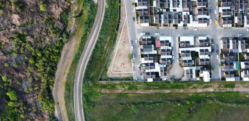 Farmhouse Vs Residential Plots: Which is Better?